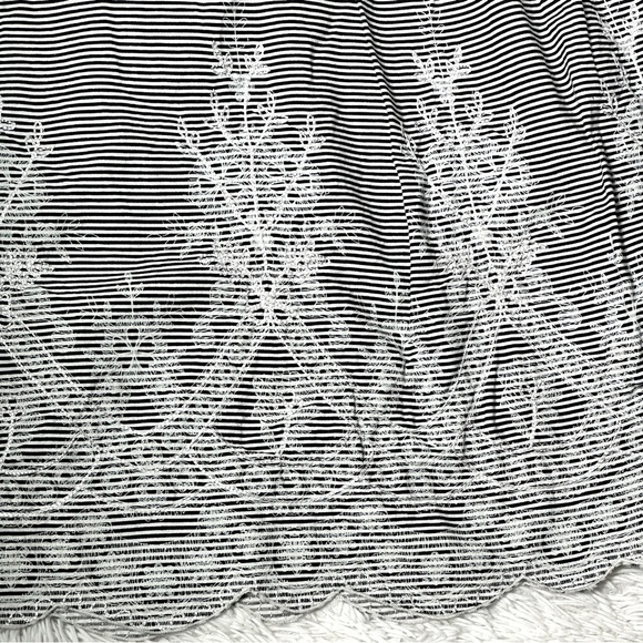 NY Collection Black White Striped Skirt w/ Embroidered Hem | Size 6 - Picture 8 of 15